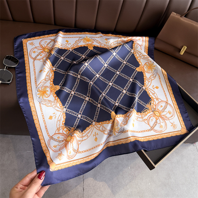 Blue Classic Chain Print Squar - Silk Scarf Square 评论和价格